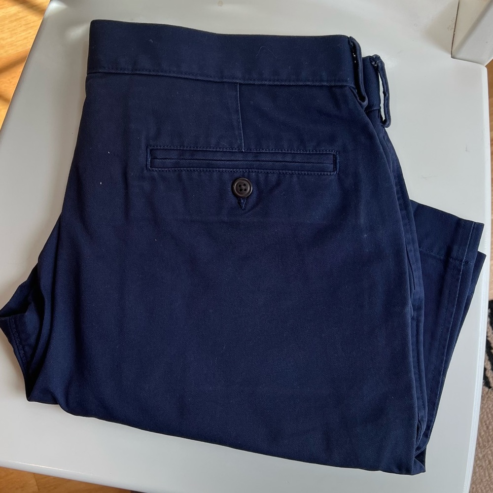 Lands” End, Men’s plain front original chino, 9” navy shorts.